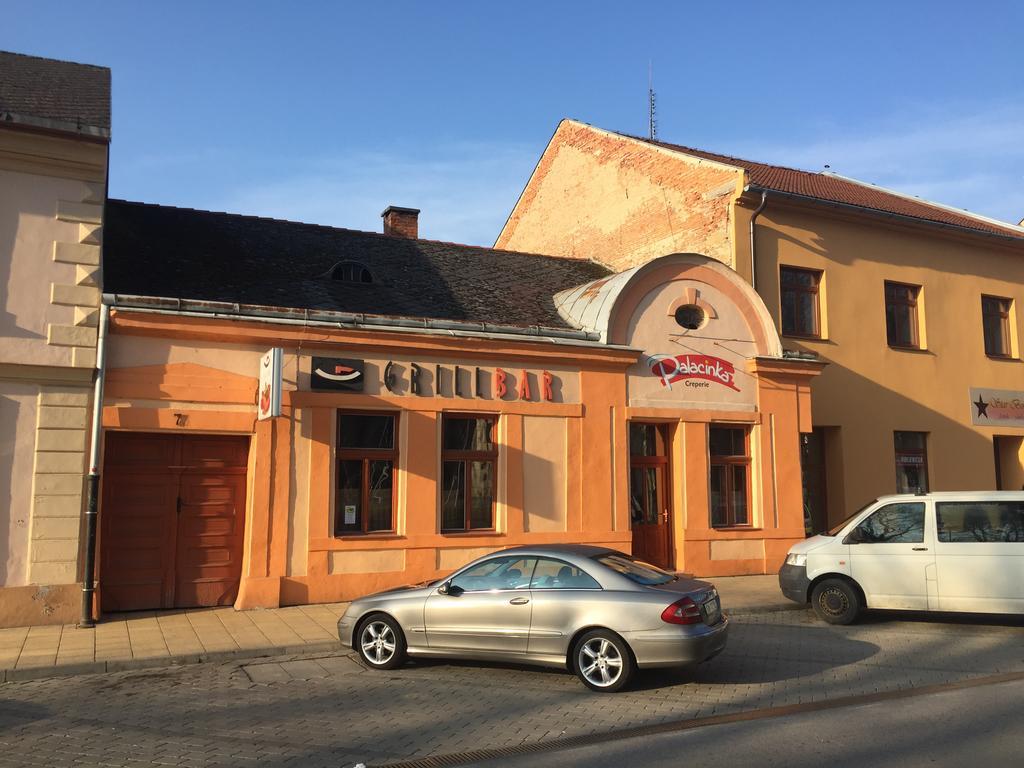 Grillbar Penzion & Restaurant Спішська Нова Весь Екстер'єр фото