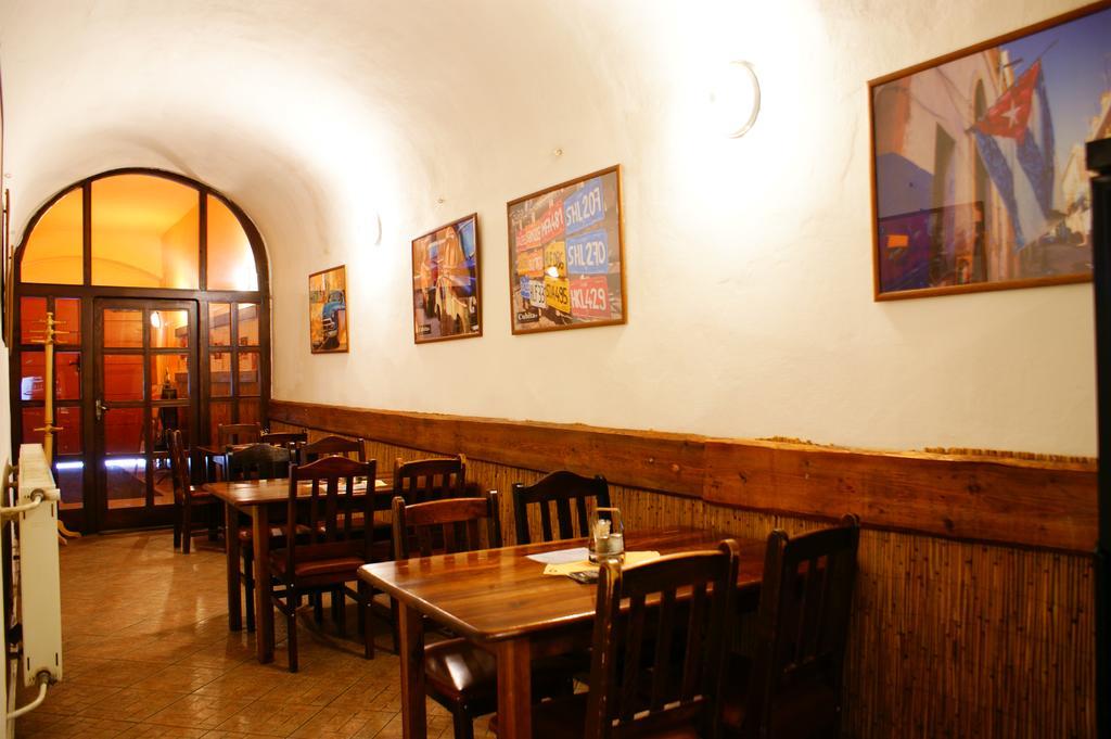 Grillbar Penzion & Restaurant Спішська Нова Весь Екстер'єр фото