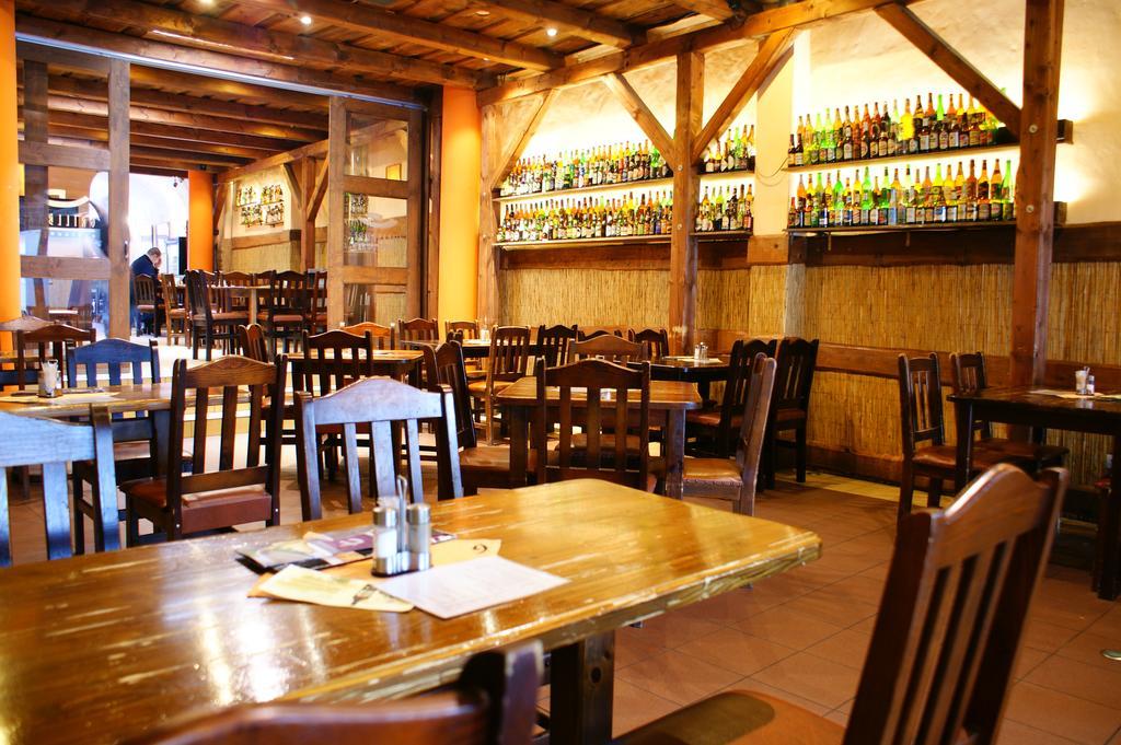 Grillbar Penzion & Restaurant Спішська Нова Весь Екстер'єр фото
