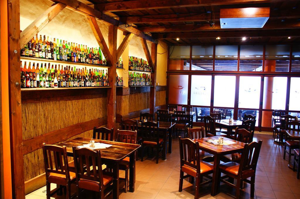 Grillbar Penzion & Restaurant Спішська Нова Весь Екстер'єр фото