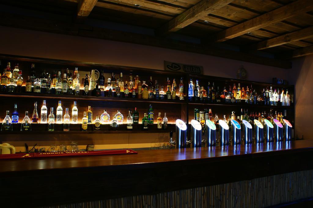 Grillbar Penzion & Restaurant Спішська Нова Весь Екстер'єр фото