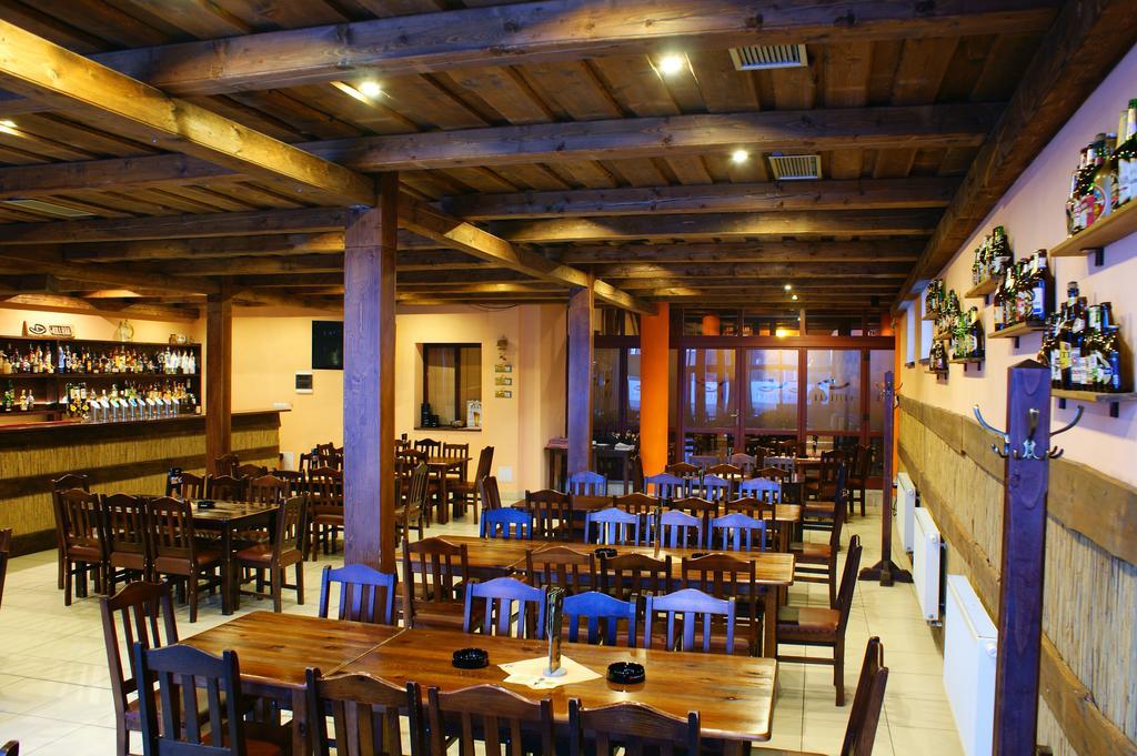 Grillbar Penzion & Restaurant Спішська Нова Весь Екстер'єр фото